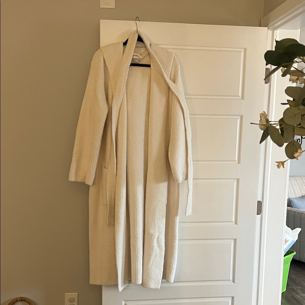Barefoot dreams cozy chic hooded robe sweater